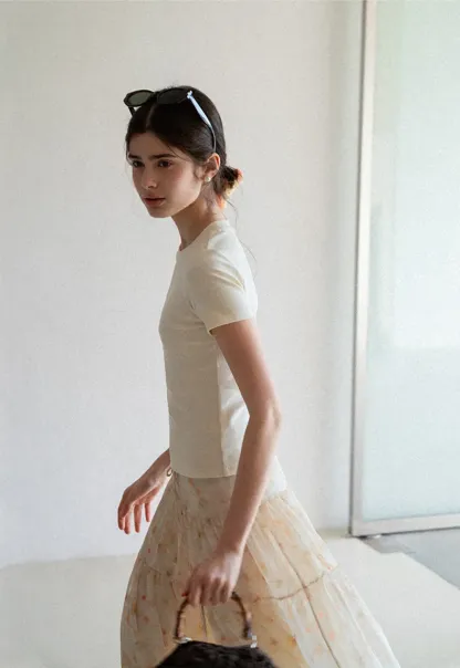 Short sleeve tshirt with lace back detail