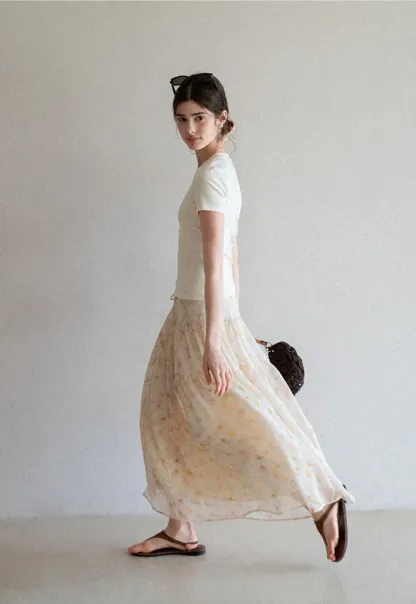 Short sleeve tshirt with lace back detail