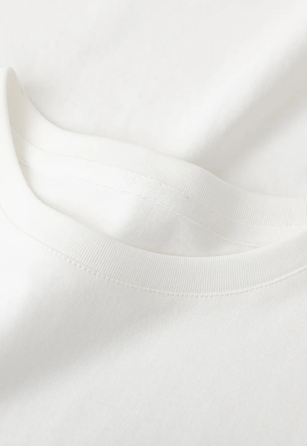 Floral Print Graphic Tee with Crew Neck and Short Sleeves