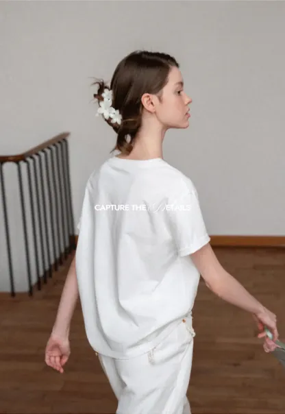 Floral Print Graphic Tee with Crew Neck and Short Sleeves