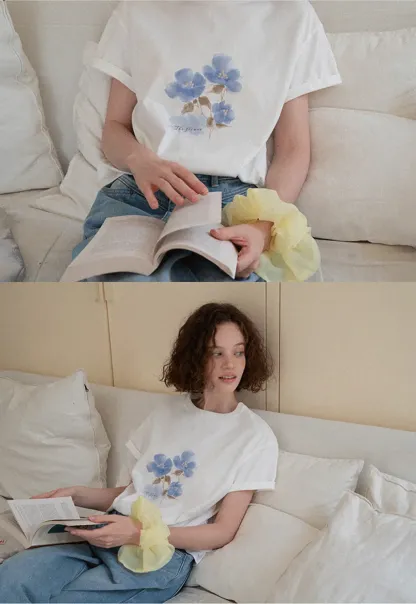 Floral Print Graphic Tee with Crew Neck and Short Sleeves