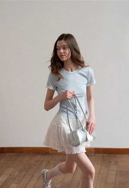 Short sleeve tshirt with embroidered bow detail