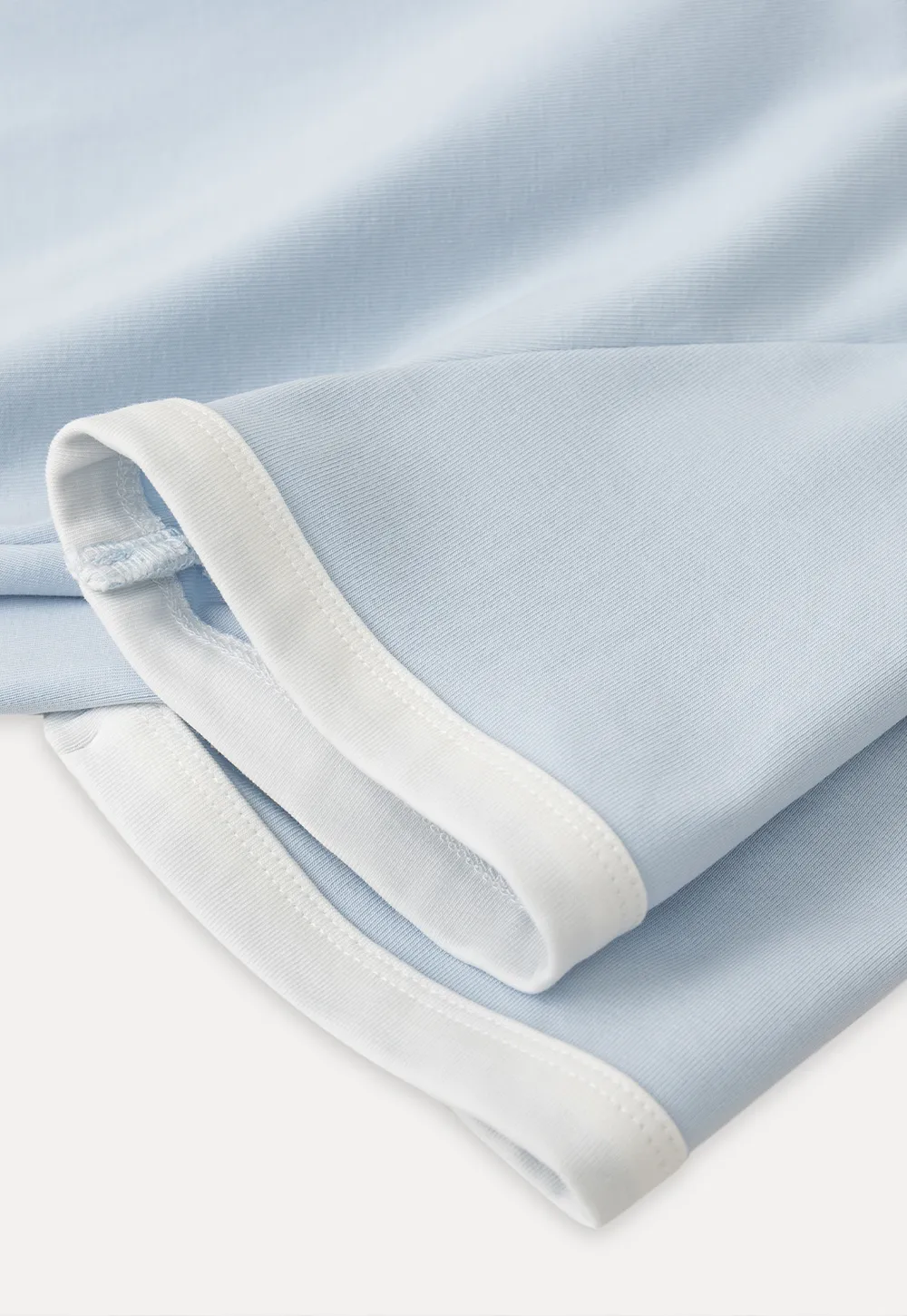 Short sleeve tshirt with embroidered bow detail