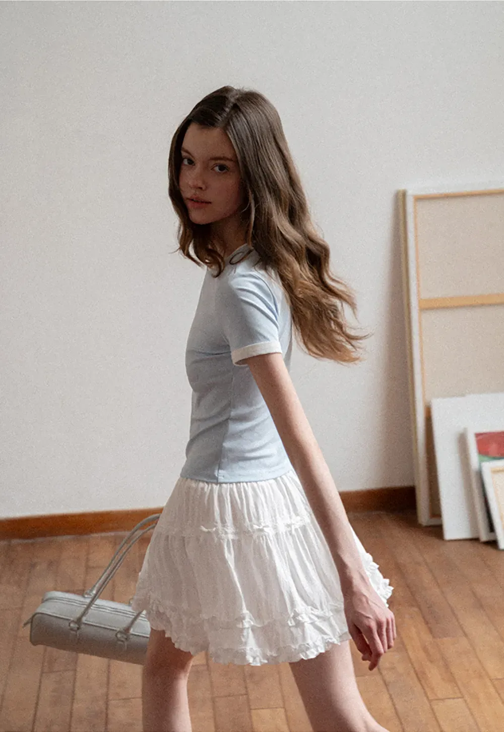 Short sleeve tshirt with embroidered bow detail