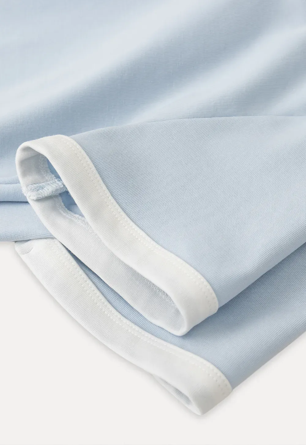 Short sleeve tshirt with embroidered bow detail