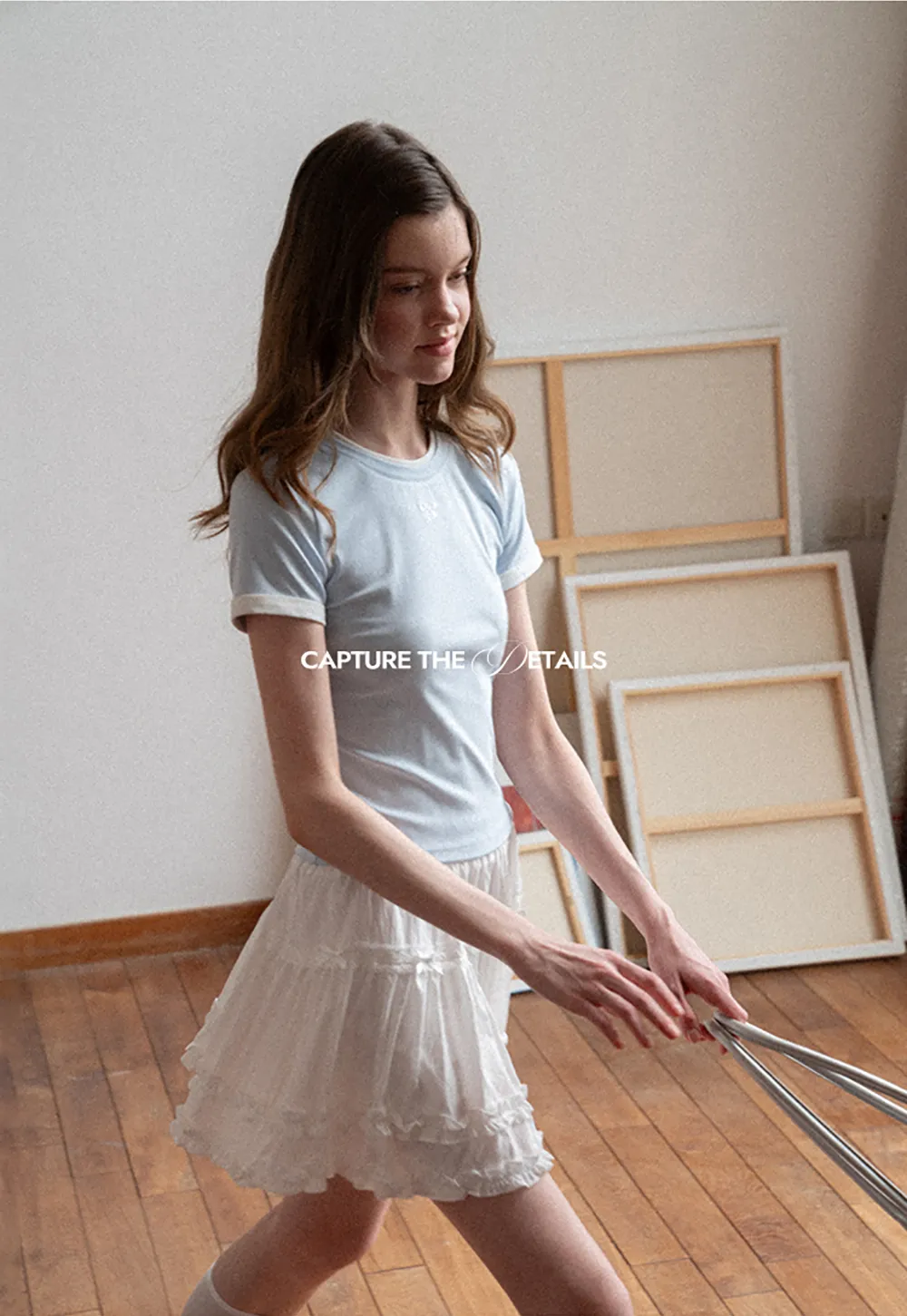 Short sleeve tshirt with embroidered bow detail