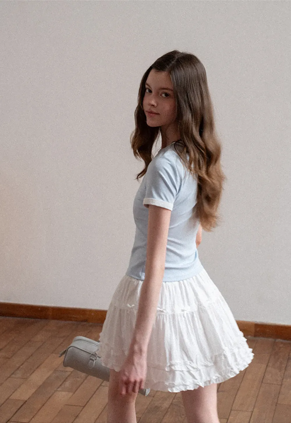 Short sleeve tshirt with embroidered bow detail