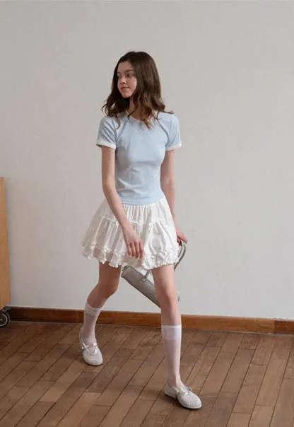 Short sleeve tshirt with embroidered bow detail