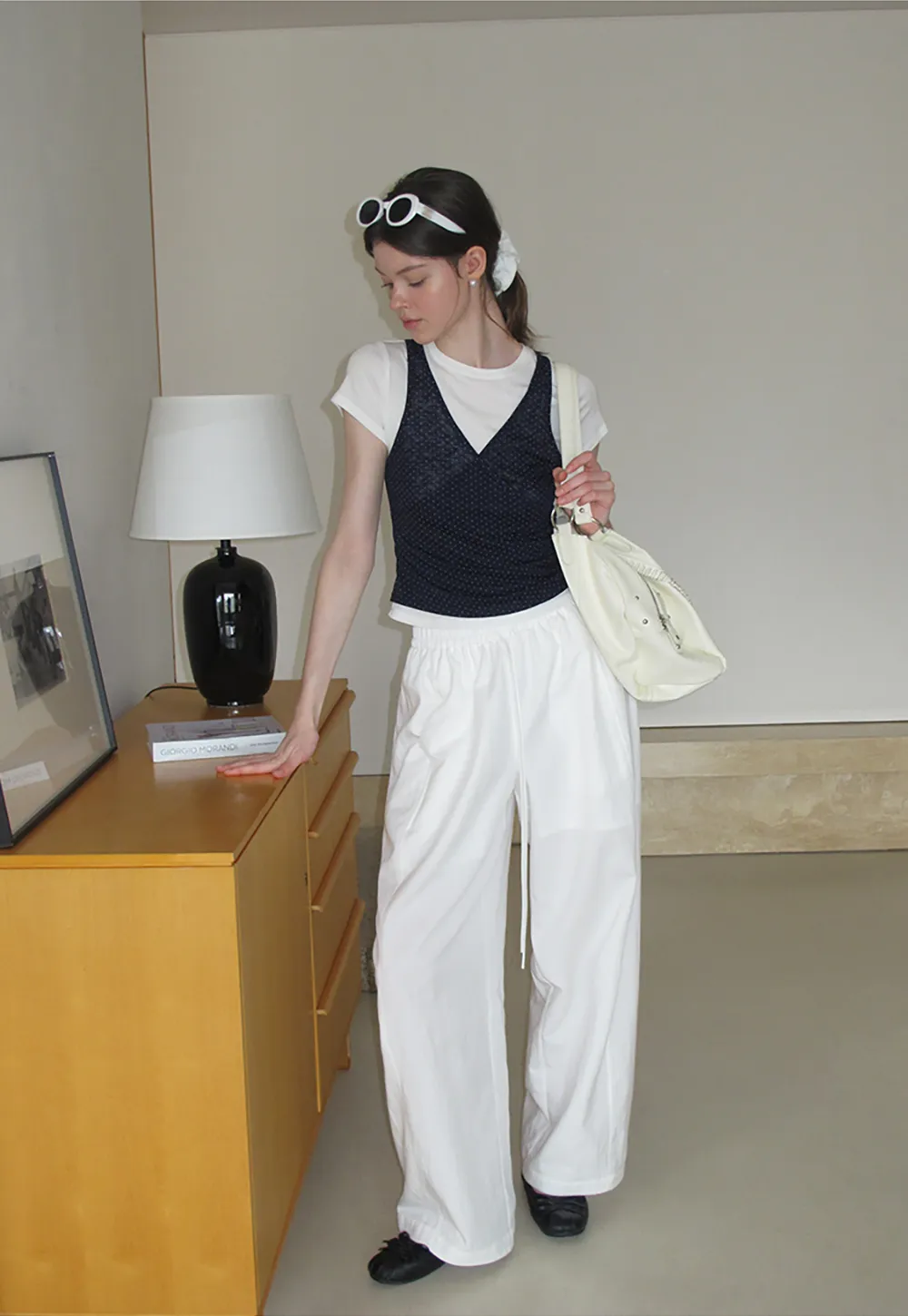 V Neck Sleeveless Top With Polka Dot Pattern