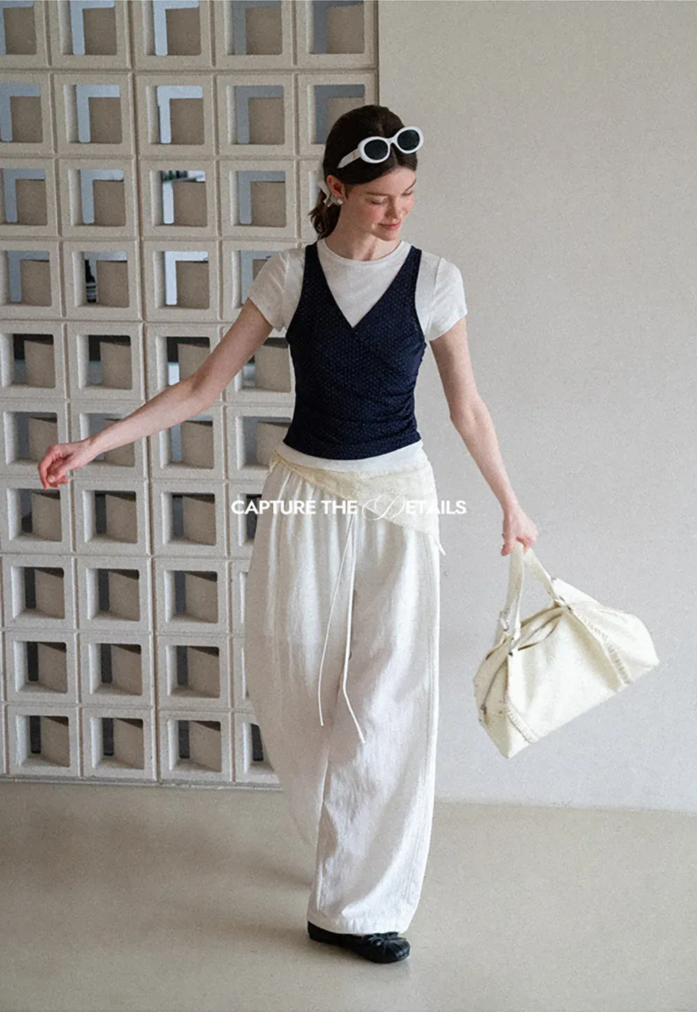 V Neck Sleeveless Top With Polka Dot Pattern