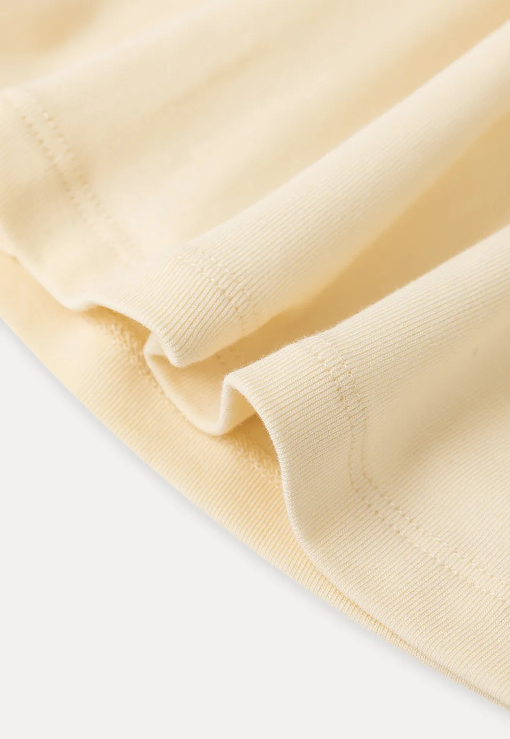 Sleeveless polo neck knit top