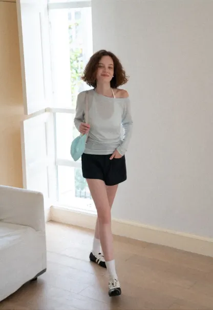 Asymmetrical One Shoulder Long Sleeve Top
