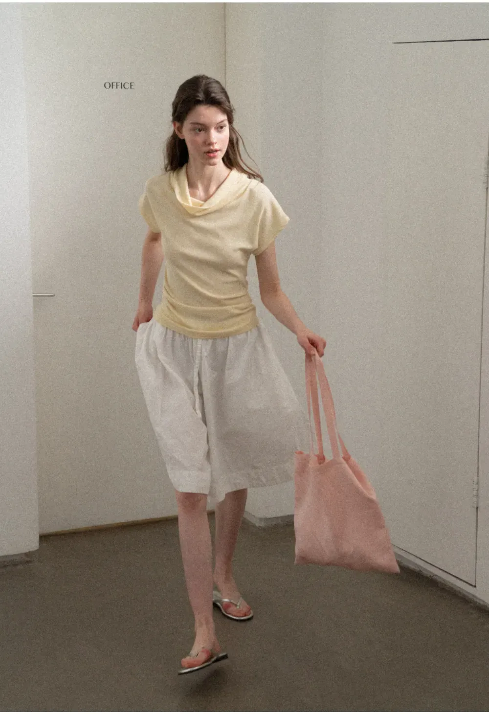 Short Sleeve T Shirt with Ruched Hem