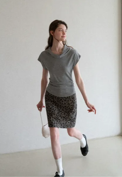 Short Sleeve T Shirt with Ruched Hem