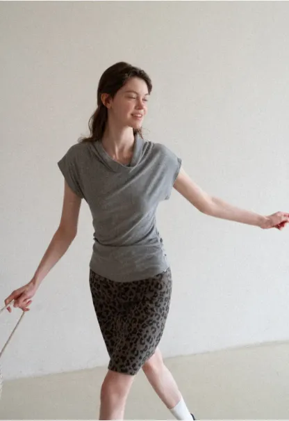 Short Sleeve T Shirt with Ruched Hem