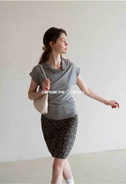 Short Sleeve T Shirt with Ruched Hem