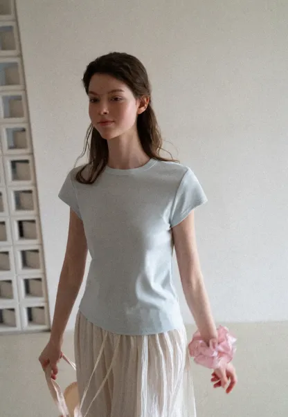 Round Neck Short Sleeve Fitted T Shirt