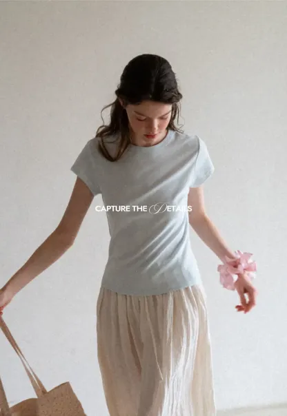 Round Neck Short Sleeve Fitted T Shirt