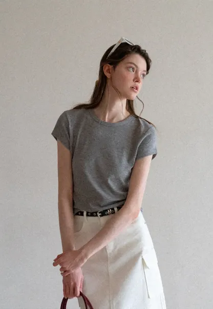 Round Neck Short Sleeve Fitted T Shirt