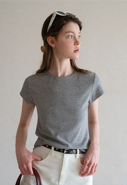 Round Neck Short Sleeve Fitted T Shirt