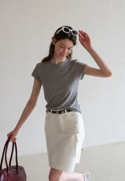 Round Neck Short Sleeve Fitted T Shirt