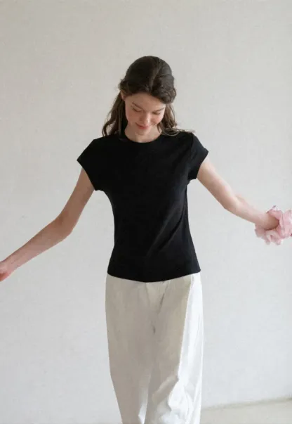 Round Neck Short Sleeve Fitted T Shirt