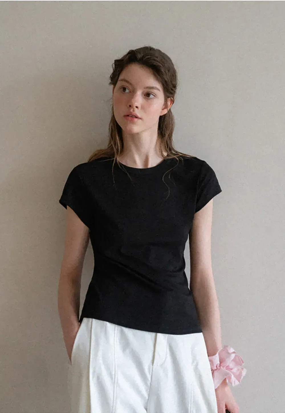 Round Neck Short Sleeve Fitted T Shirt