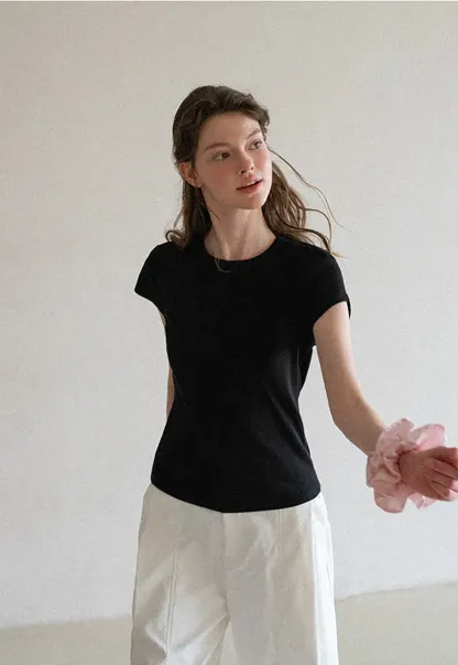 Round Neck Short Sleeve Fitted T Shirt