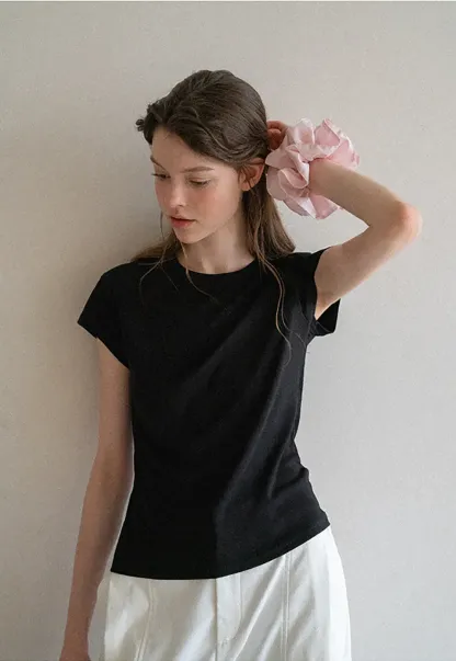 Round Neck Short Sleeve Fitted T Shirt