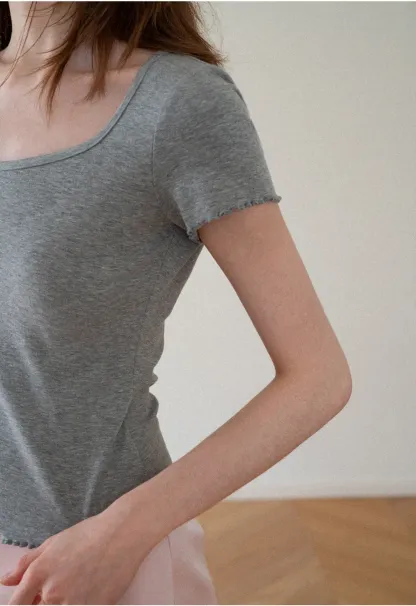 Scalloped Hem V Neck Short Sleeve Knit Tshirt