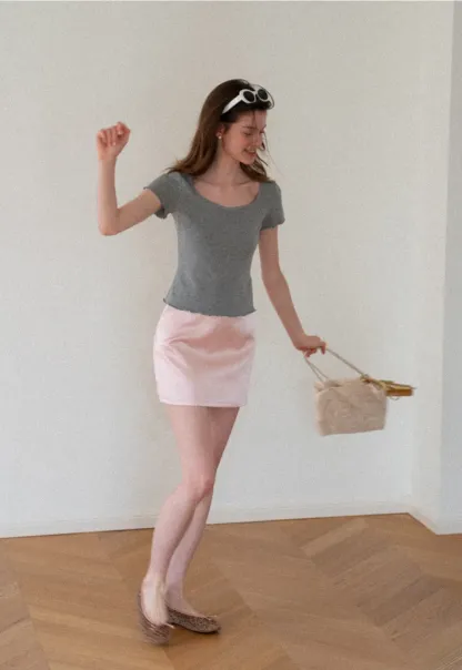 Scalloped Hem V Neck Short Sleeve Knit Tshirt