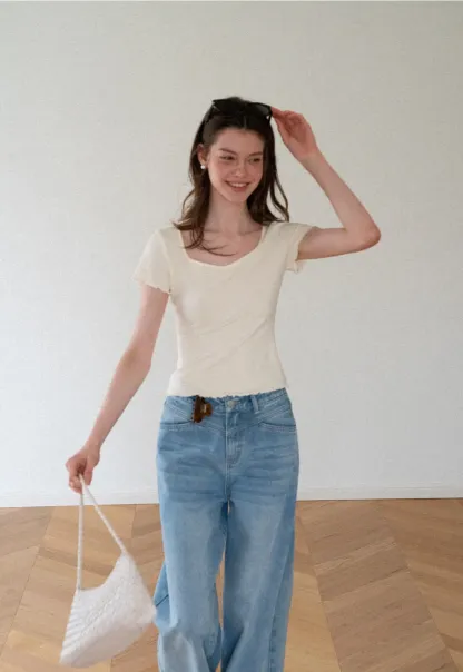Scalloped Hem V Neck Short Sleeve Knit Tshirt