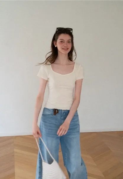 Scalloped Hem V Neck Short Sleeve Knit Tshirt