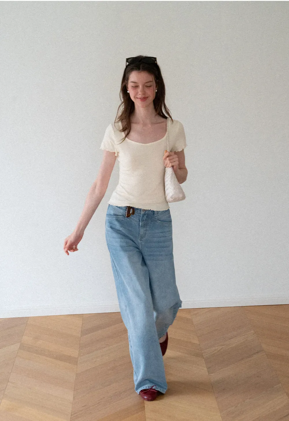 Scalloped Hem V Neck Short Sleeve Knit Tshirt