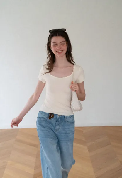 Scalloped Hem V Neck Short Sleeve Knit Tshirt