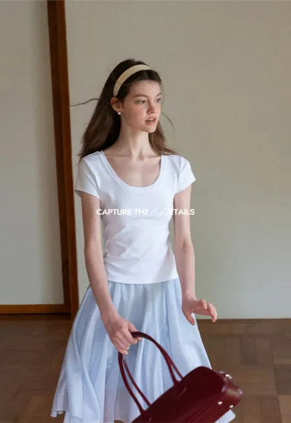 Scoop Neck Short Sleeve Fitted T Shirt