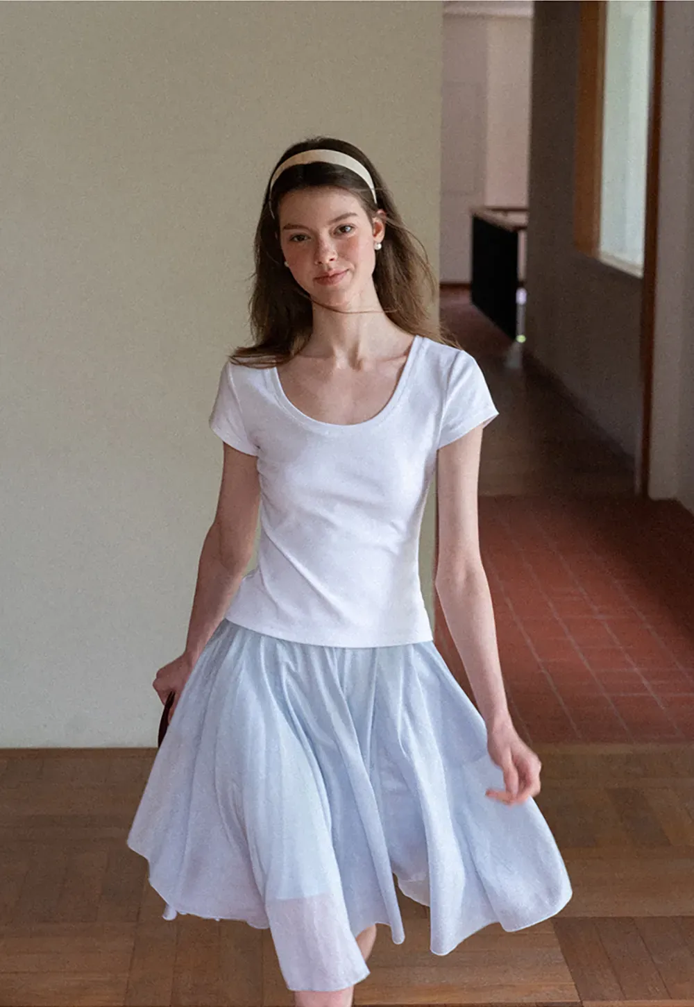 Scoop Neck Short Sleeve Fitted T Shirt