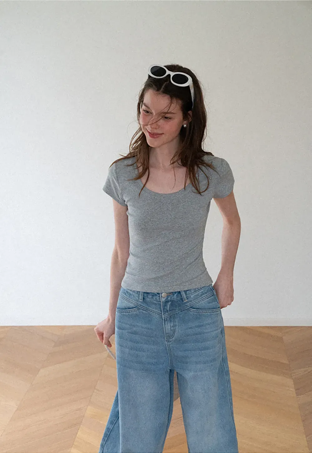 Scoop Neck Short Sleeve Fitted T Shirt