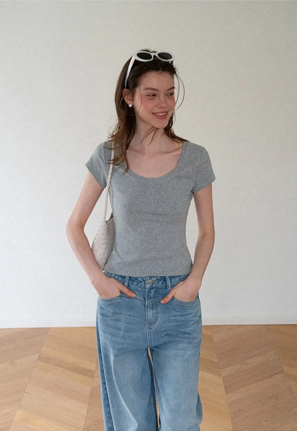 Scoop Neck Short Sleeve Fitted T Shirt