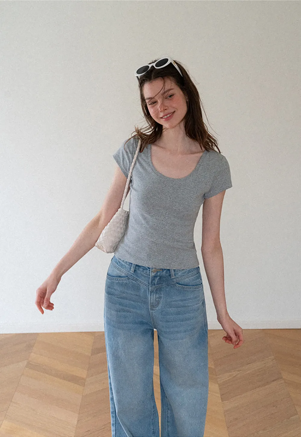Scoop Neck Short Sleeve Fitted T Shirt