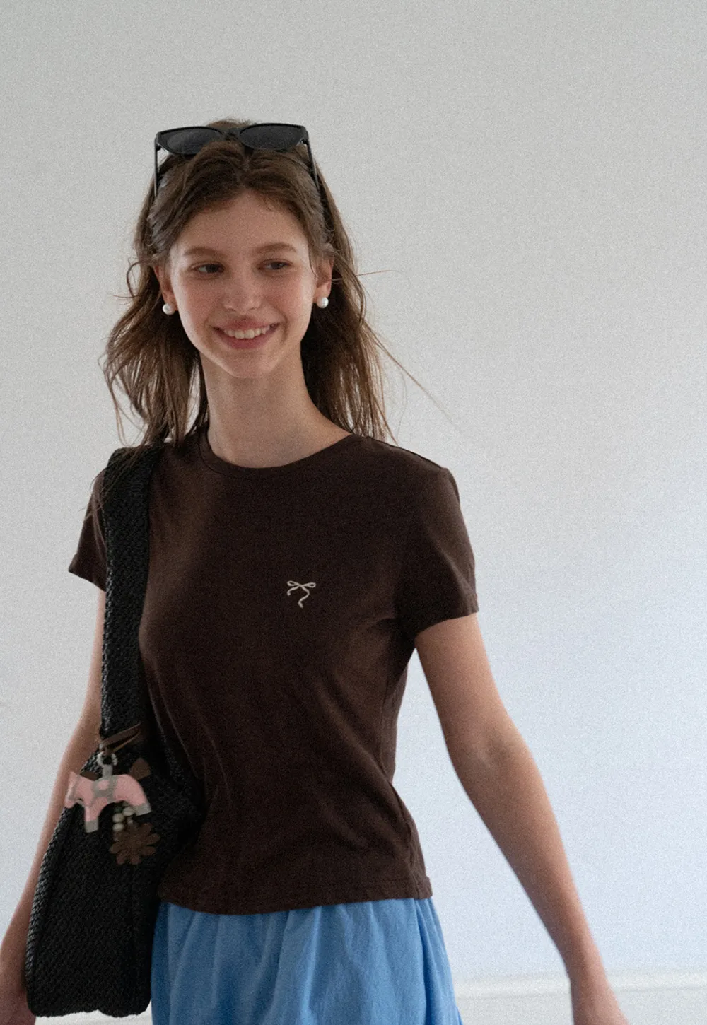 Embroidered Bow Detail Crew Neck Short Sleeve Tshirt