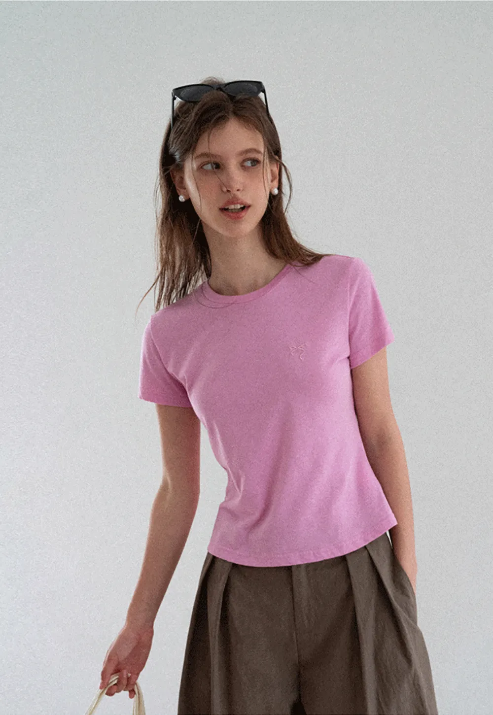 Embroidered Bow Detail Crew Neck Short Sleeve Tshirt
