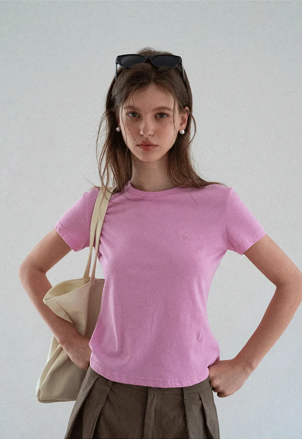 Embroidered Bow Detail Crew Neck Short Sleeve Tshirt