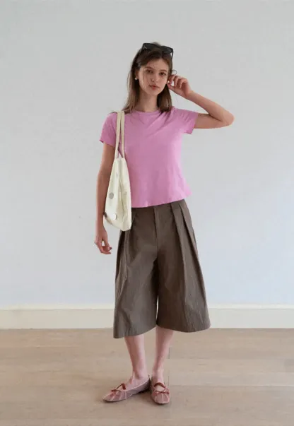 Embroidered Bow Detail Crew Neck Short Sleeve Tshirt