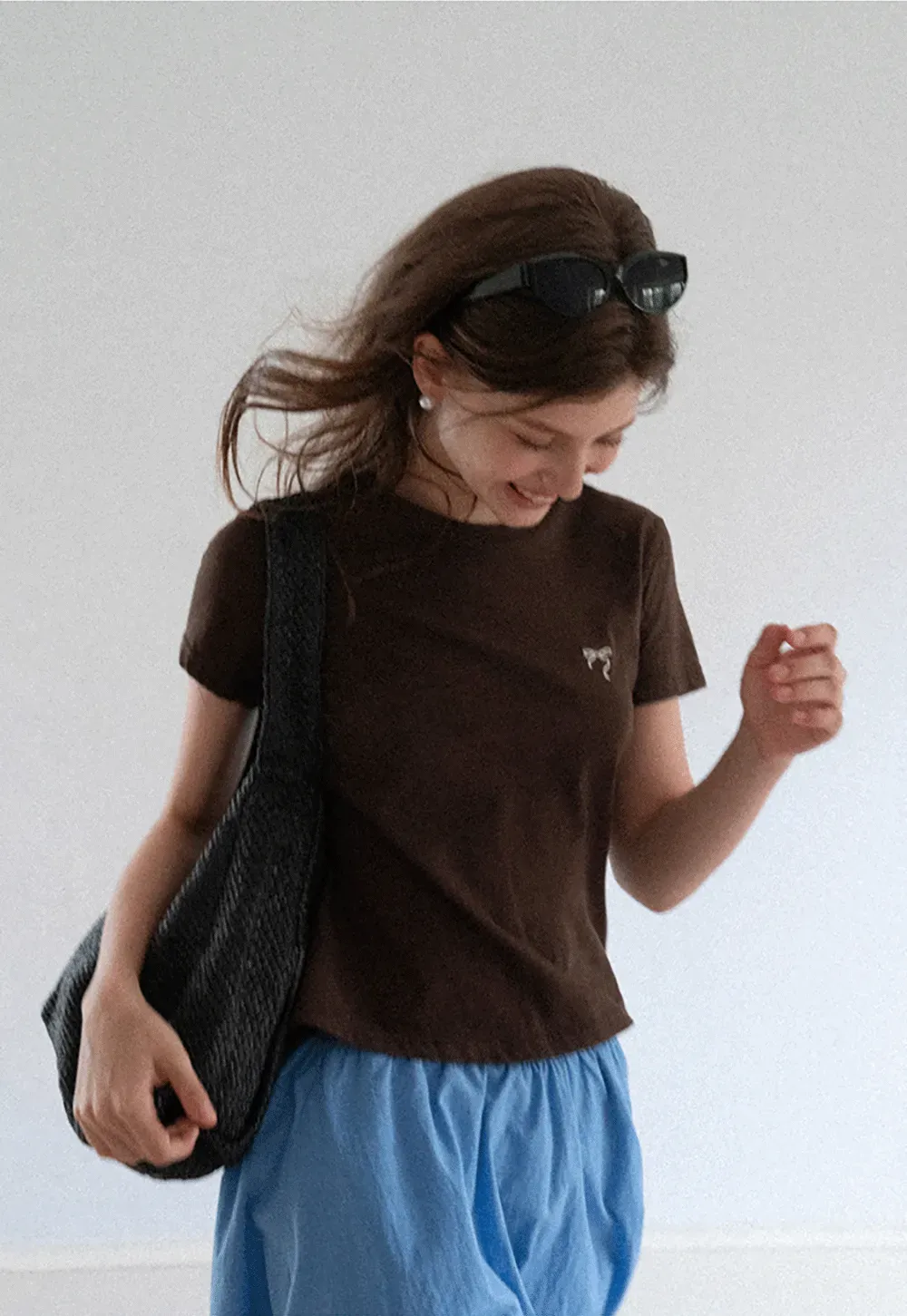 Embroidered Bow Detail Crew Neck Short Sleeve Tshirt
