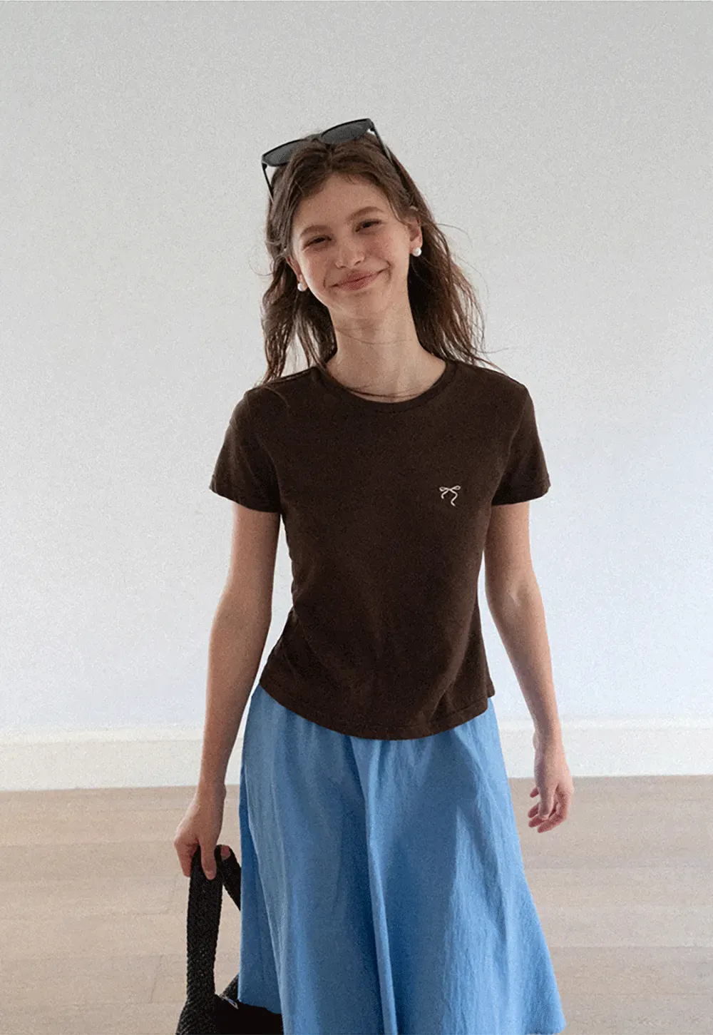 Embroidered Bow Detail Crew Neck Short Sleeve Tshirt