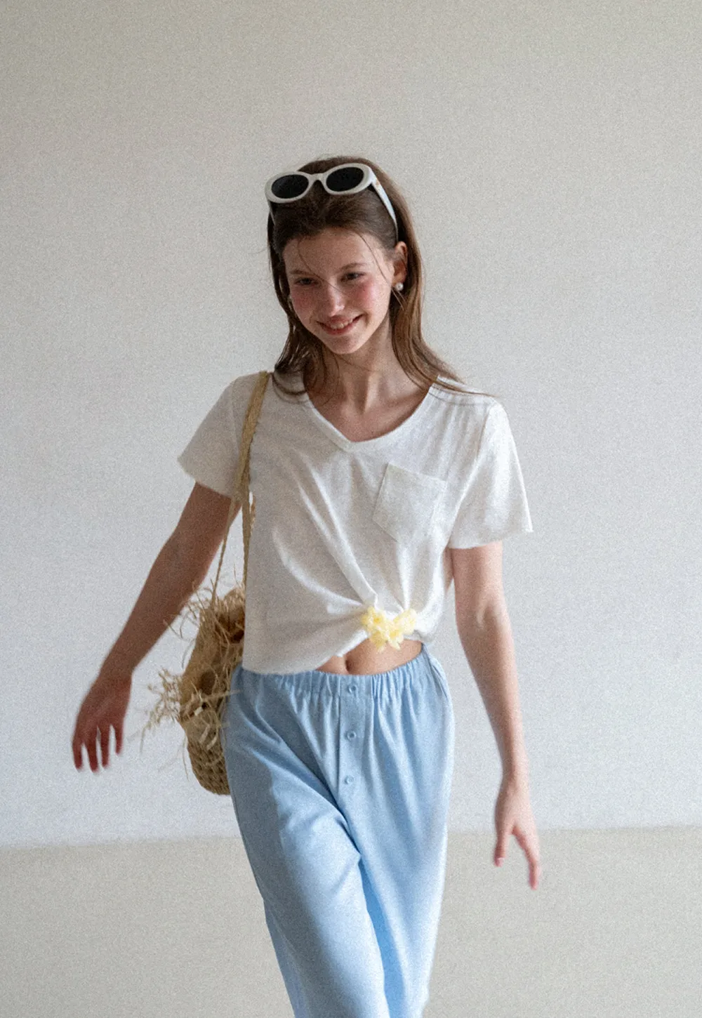 Twisted Knot Front Cropped V Neck T Shirt