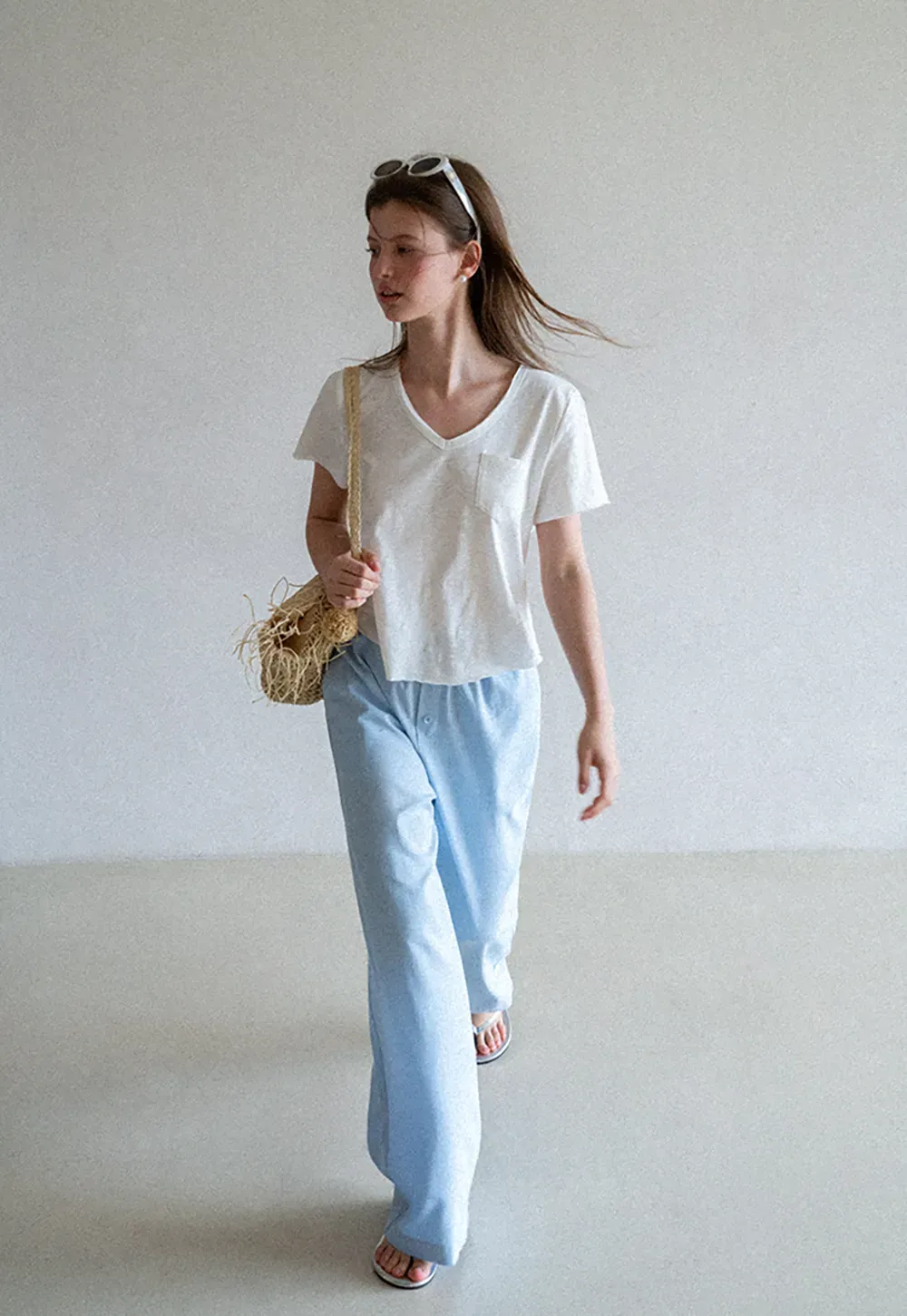 Twisted Knot Front Cropped V Neck T Shirt