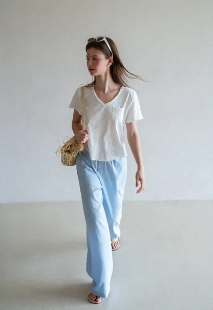 Twisted Knot Front Cropped V Neck T Shirt