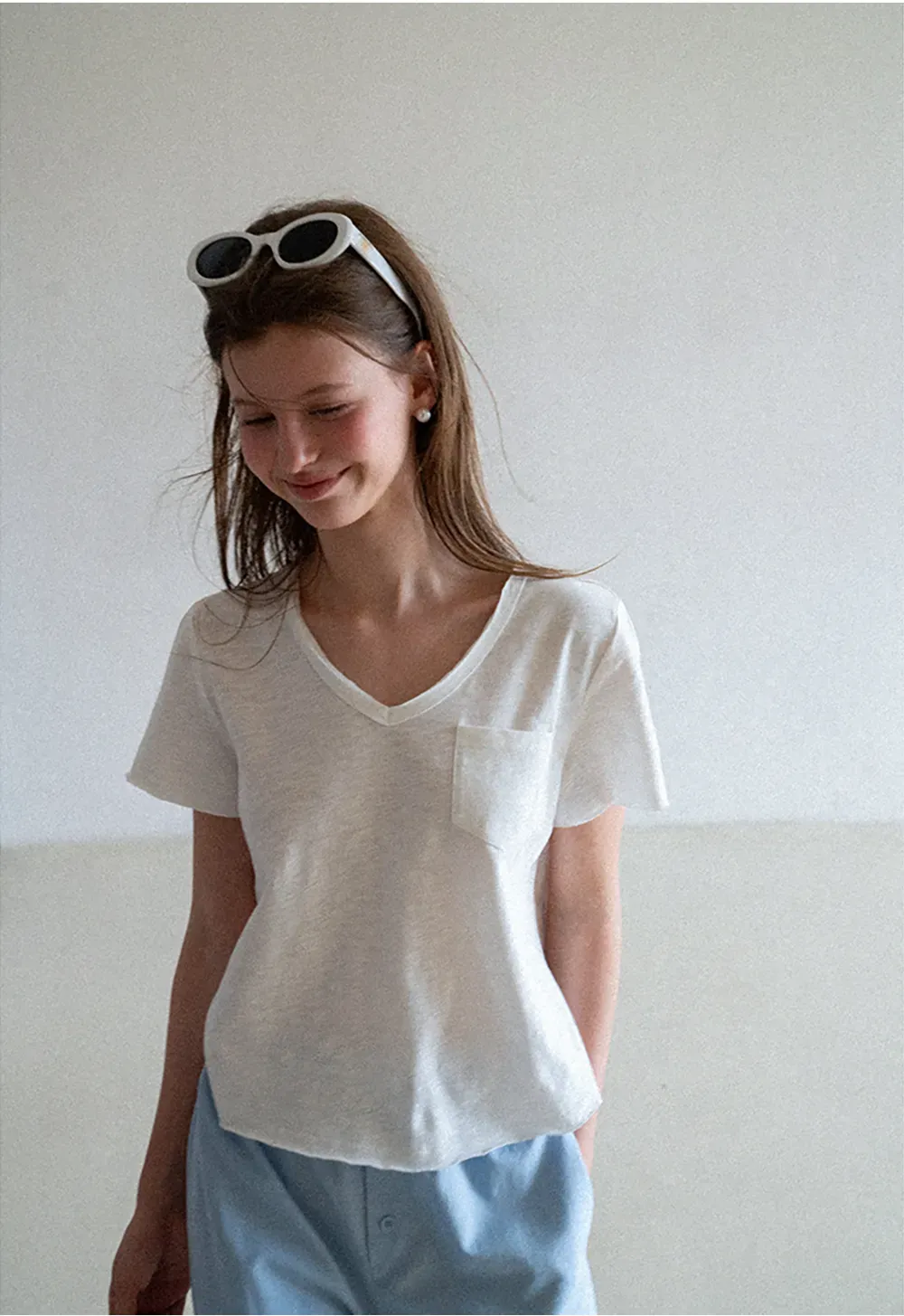 Twisted Knot Front Cropped V Neck T Shirt